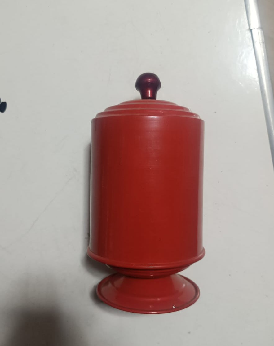 cacerola roja de aparición